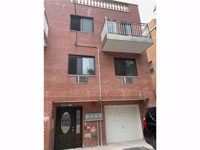 Foto principal - 42-34 Forley St