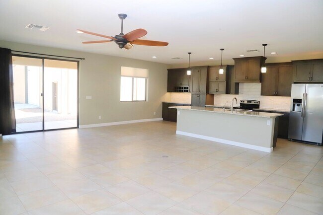 Building Photo - 8937 E Princess Dr