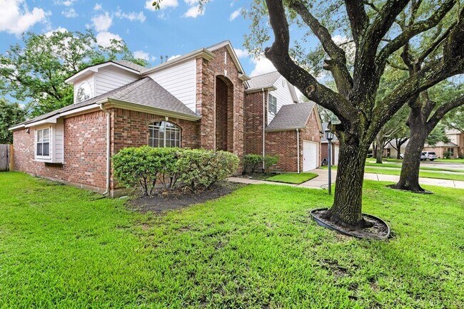 Building Photo - 14111 White Oak Gardens Dr