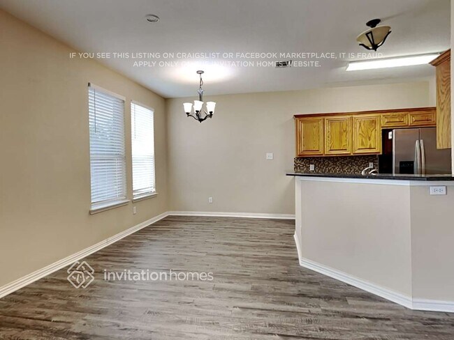 Foto del edificio - 10804 Middleglen Rd