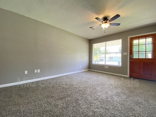 Foto del edificio - 6602 Dove Ln