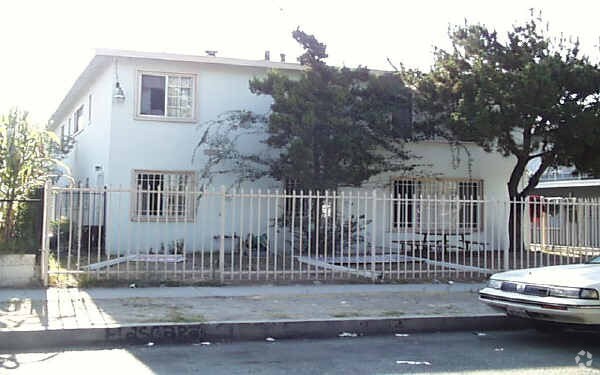 Foto principal - 7254 Ensign Ave