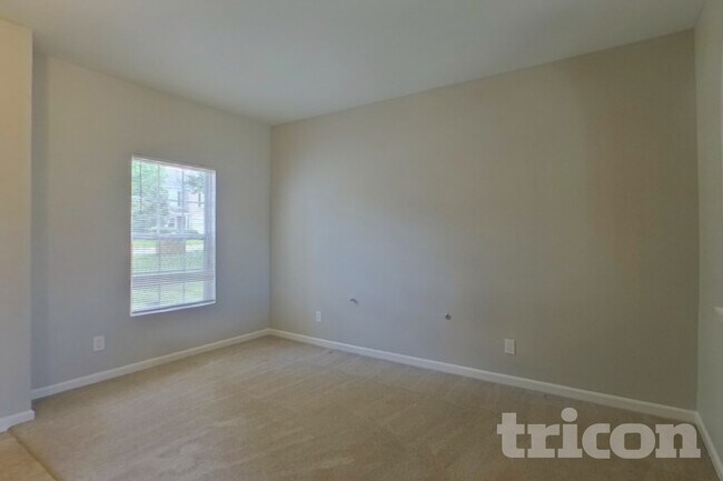 Foto del edificio - 3349 Table Rock Dr