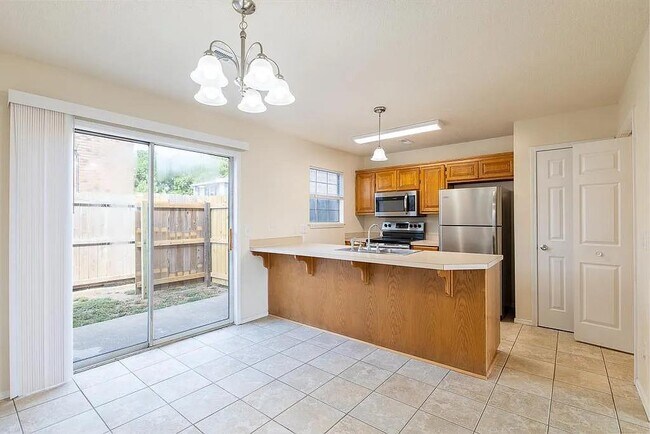 Foto del edificio - 410 SE J St