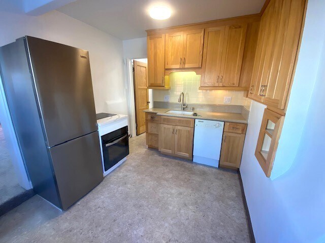 Kitchen - 1820 Ocean Dr