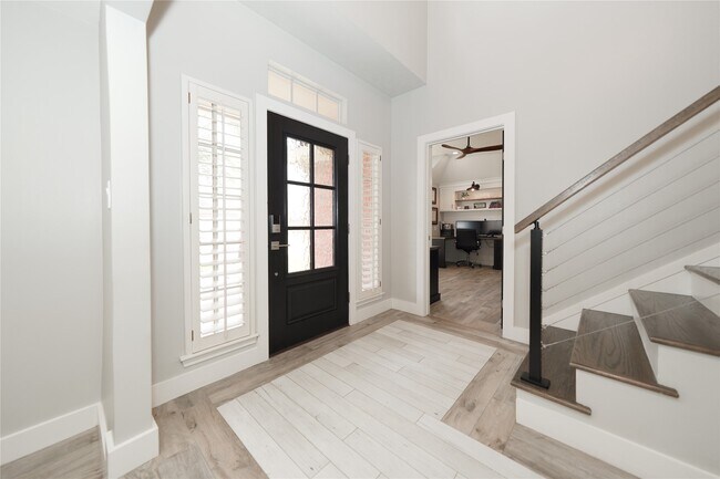 Building Photo - 3219 Manor Grove Dr