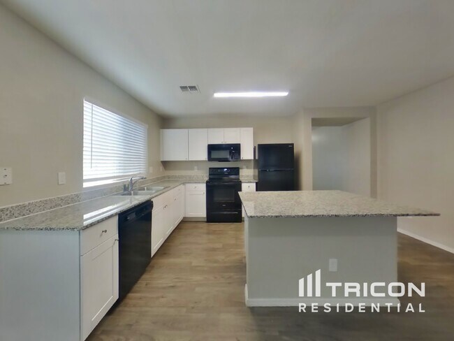 Foto del edificio - 3326 W St Anne Ave