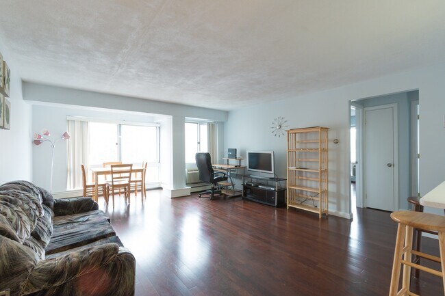 Foto del edificio - 4 Trowbridge Place, Unit 1