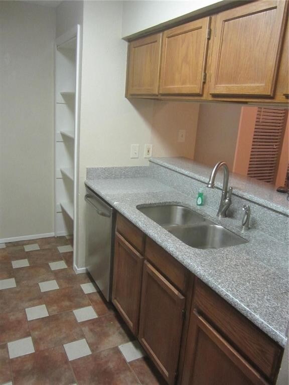 Foto del edificio - 9623 Walnut St