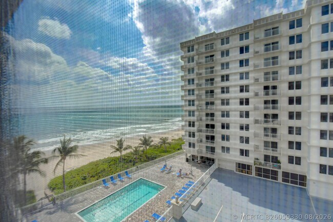 Foto del edificio - 3221 S Ocean Blvd