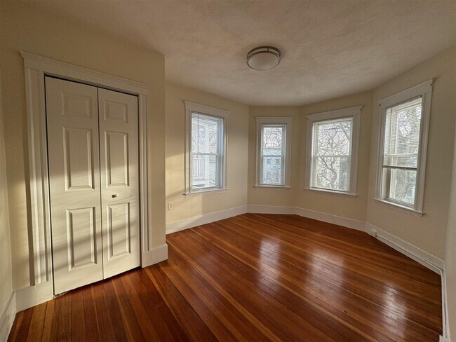 Building Photo - 65 Conwell Ave