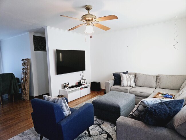 Foto del edificio - 2234 W Elm Ave