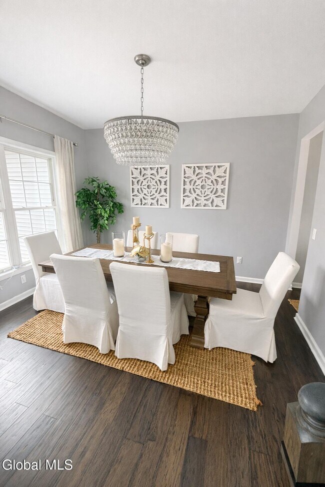 Foto del edificio - 40 Haywood Ln