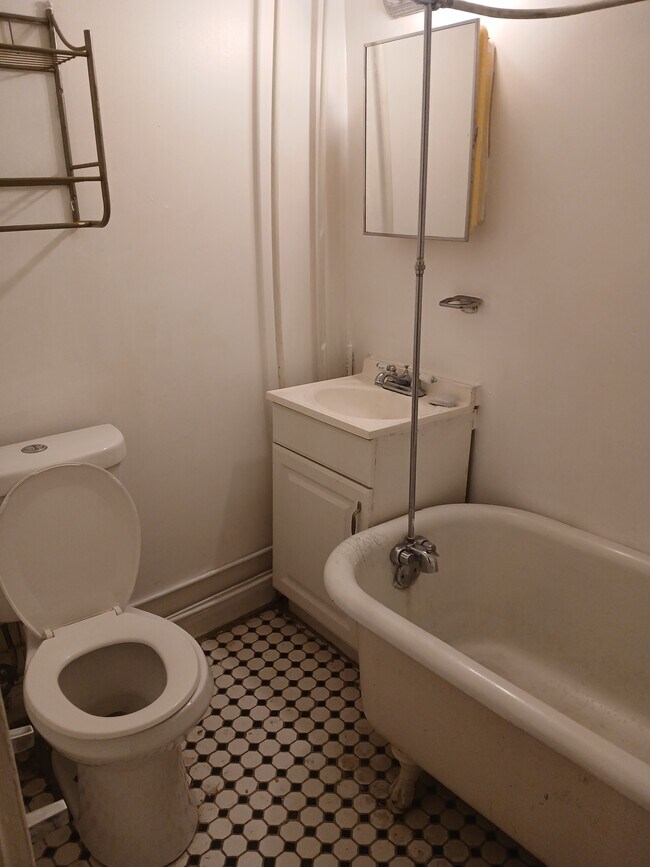 Foto del edificio - 1720 McCulloh St