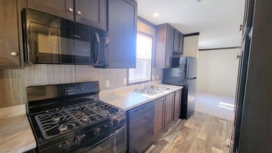 Building Photo - 366 Utah Ct