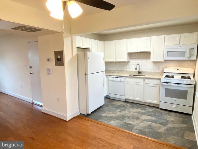 Building Photo - 1801 Belle View Blvd