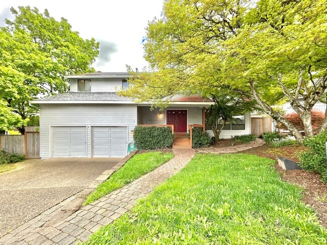 Foto del edificio - Large 4 Bed, 2.5 Bath House! Landscaping Included!