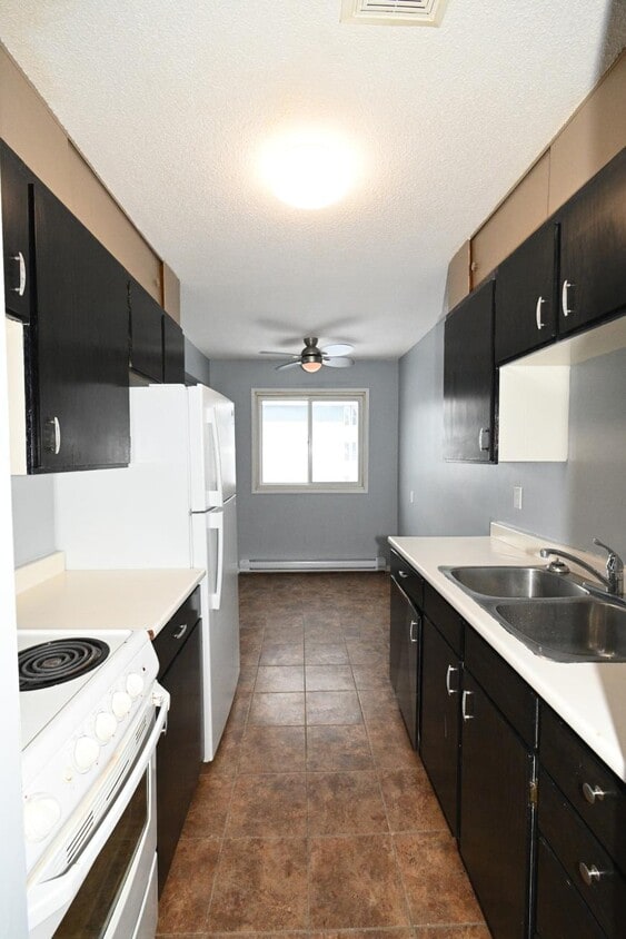 Photo principale - 2 bedroom in Prince George BC V2M 4M9