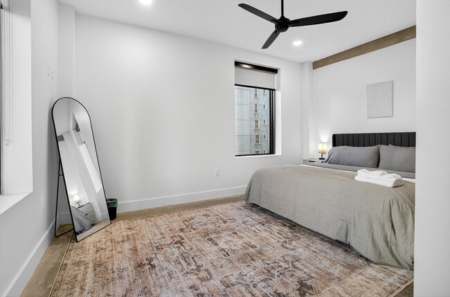 Building Photo - 309 S Boulder Ave