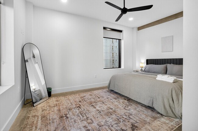 Building Photo - 309 S Boulder Ave