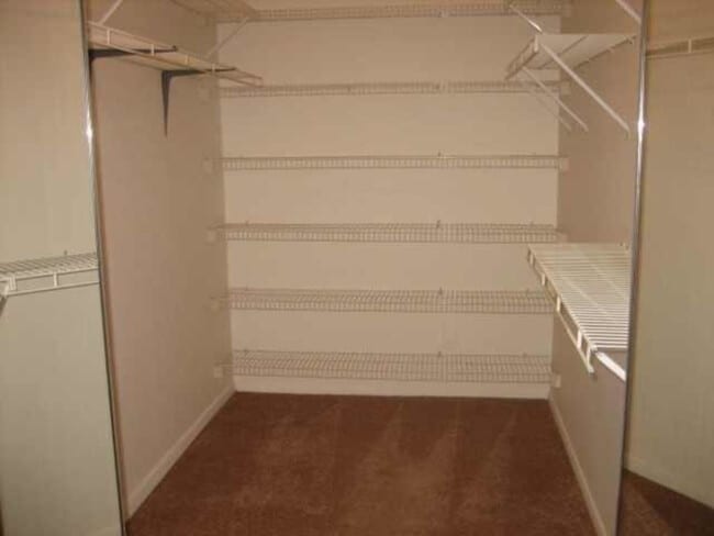 Building Photo - 125 Twin Oaks Dr