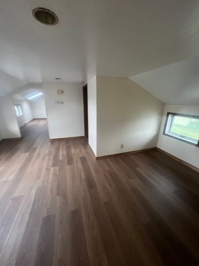 Foto del edificio - 346 E 2nd St