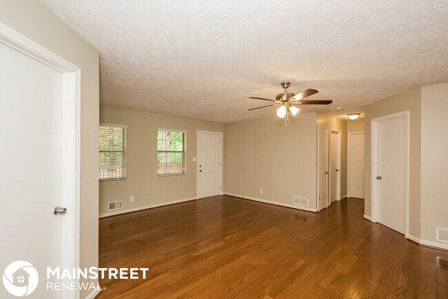 Foto del edificio - 380 Pleasant Valley Rd