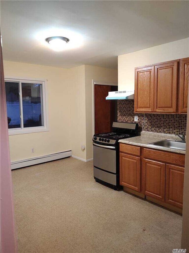 Building Photo - 19 Lakeway Dr