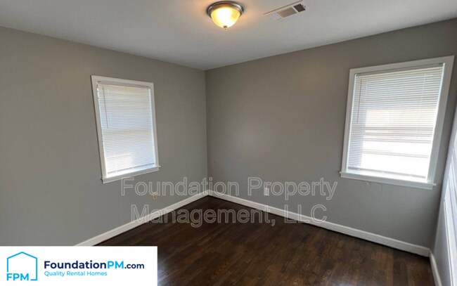 Building Photo - 4977 8th Rd