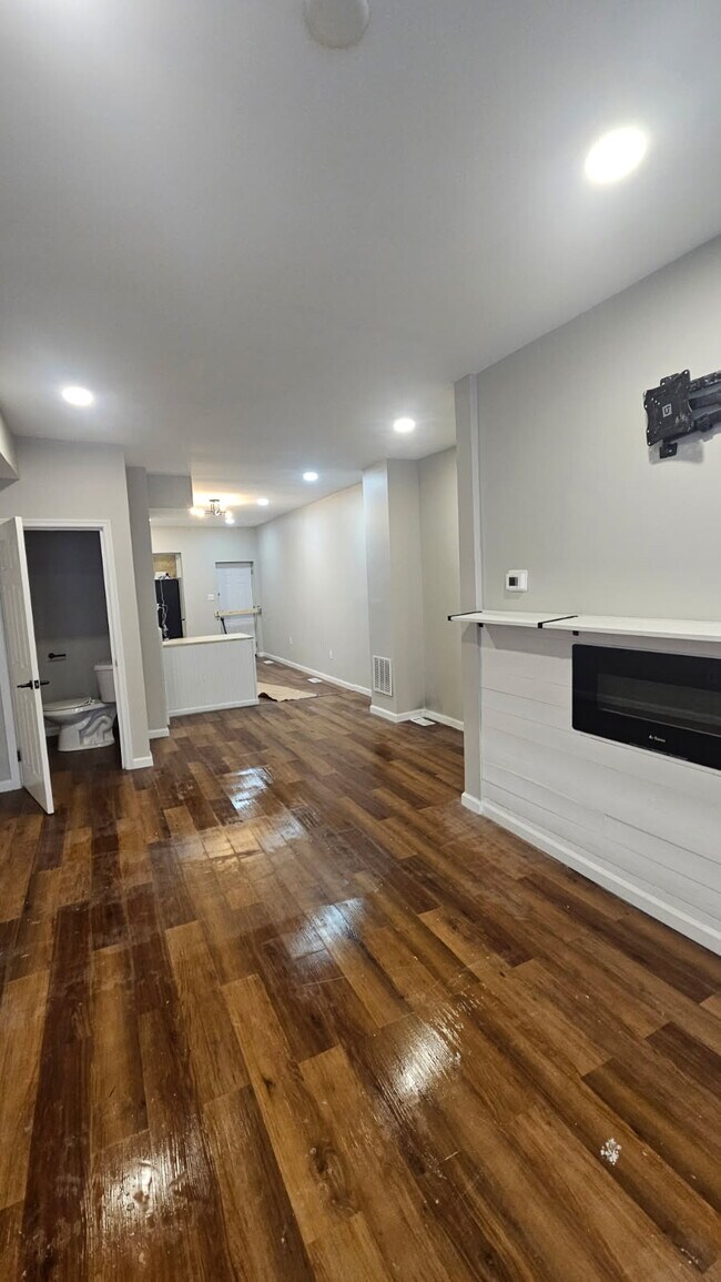 Foto del edificio - 1728 Spence St