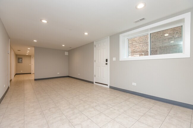 Foto del edificio - 2319 Clinton Ave