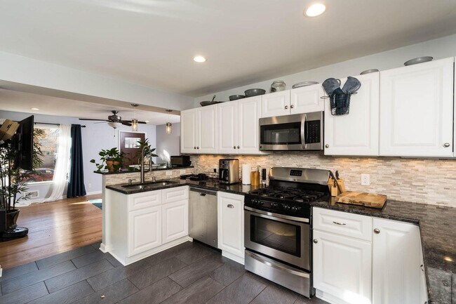 Foto del edificio - 6434 N Willow Glen Ln