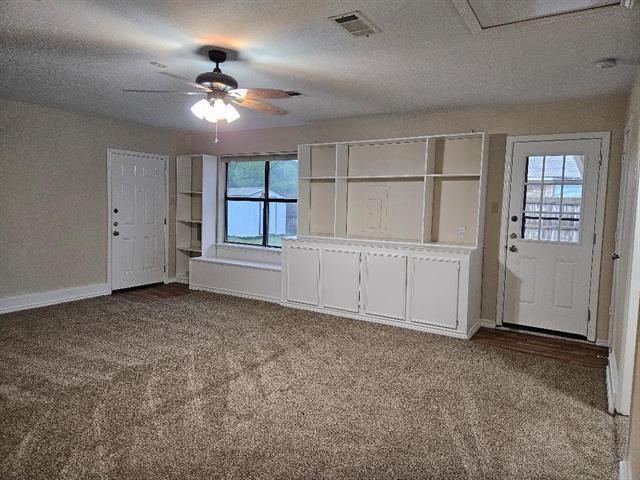 Foto del edificio - 604 Willow Way