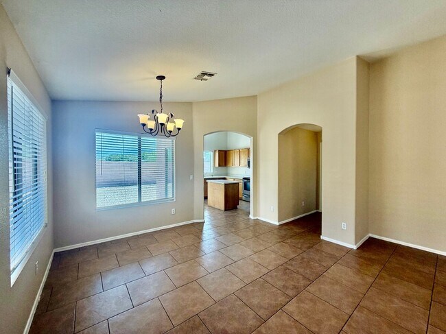 Foto del edificio - 9323 W Harmony Ln