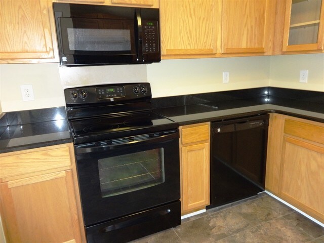 Building Photo - 9004 Fieldstone Trace