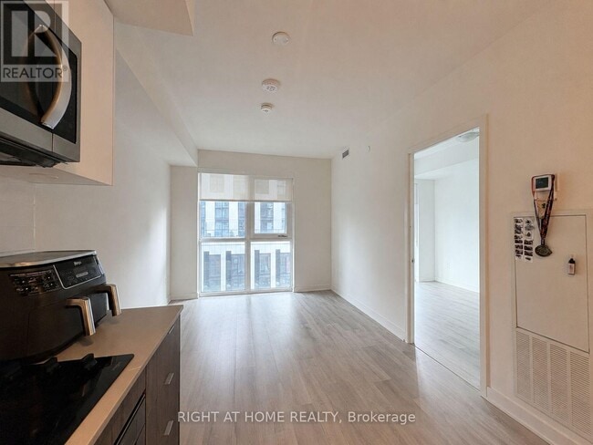 Building Photo - 100 Dalhousie St