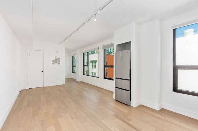 Foto del edificio - 719 Larkin St