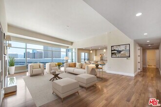 Building Photo - 1 W Century Dr