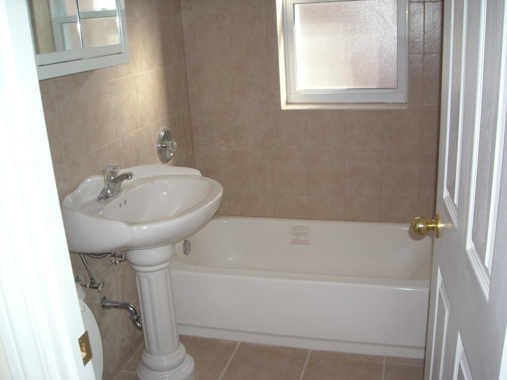 Foto del edificio - 2200 W Foster Ave