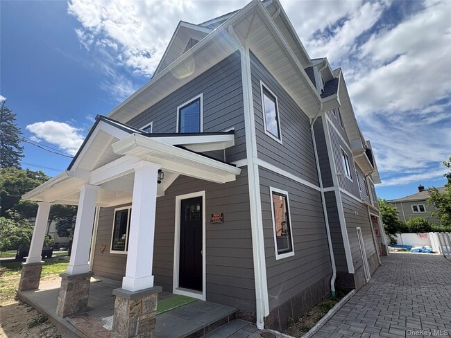 Building Photo - 109 Palisade St