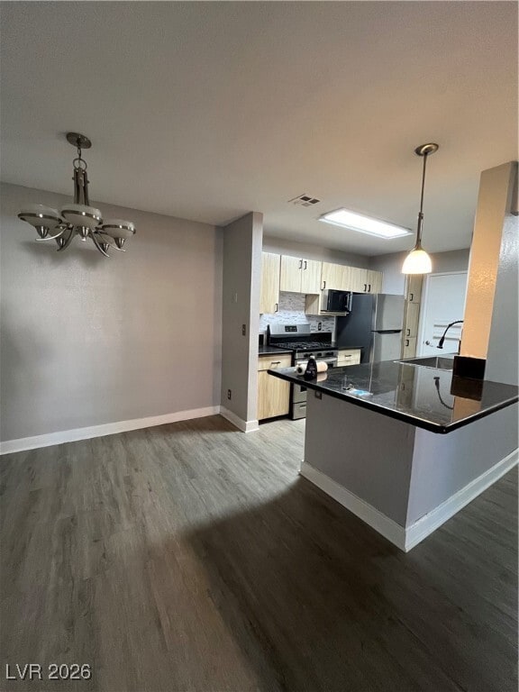 Building Photo - 2200 S Fort Apache Rd