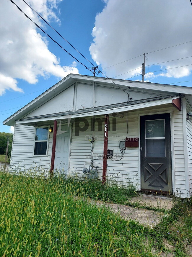 Building Photo - 801 Cantrell Heights St