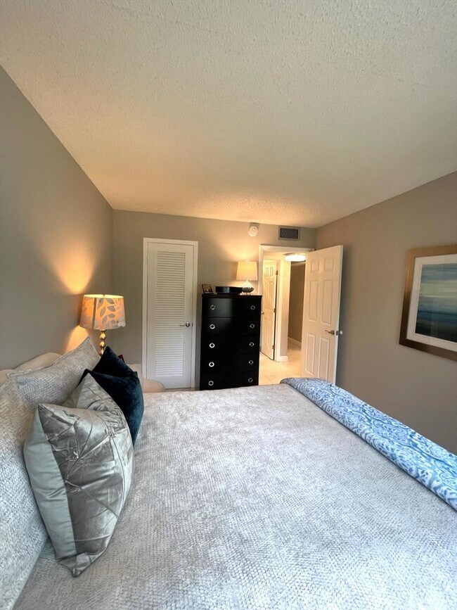 Building Photo - 101 Dorset C