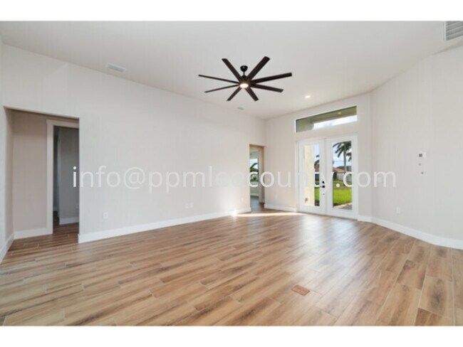 Foto del edificio - Brand new 4 bedroom 2 bath 3 car garage po...