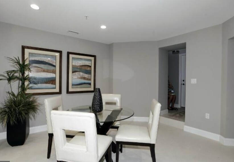 Foto del edificio - 2314 Ashmead Pl NW