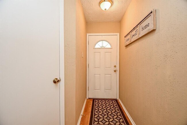 Foto del edificio - 2614 Cobble Ridge Dr