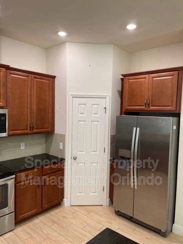 Building Photo - 9462 Meadow Hunt Way