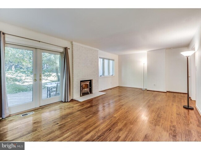 Building Photo - 7220 Vistas Ln