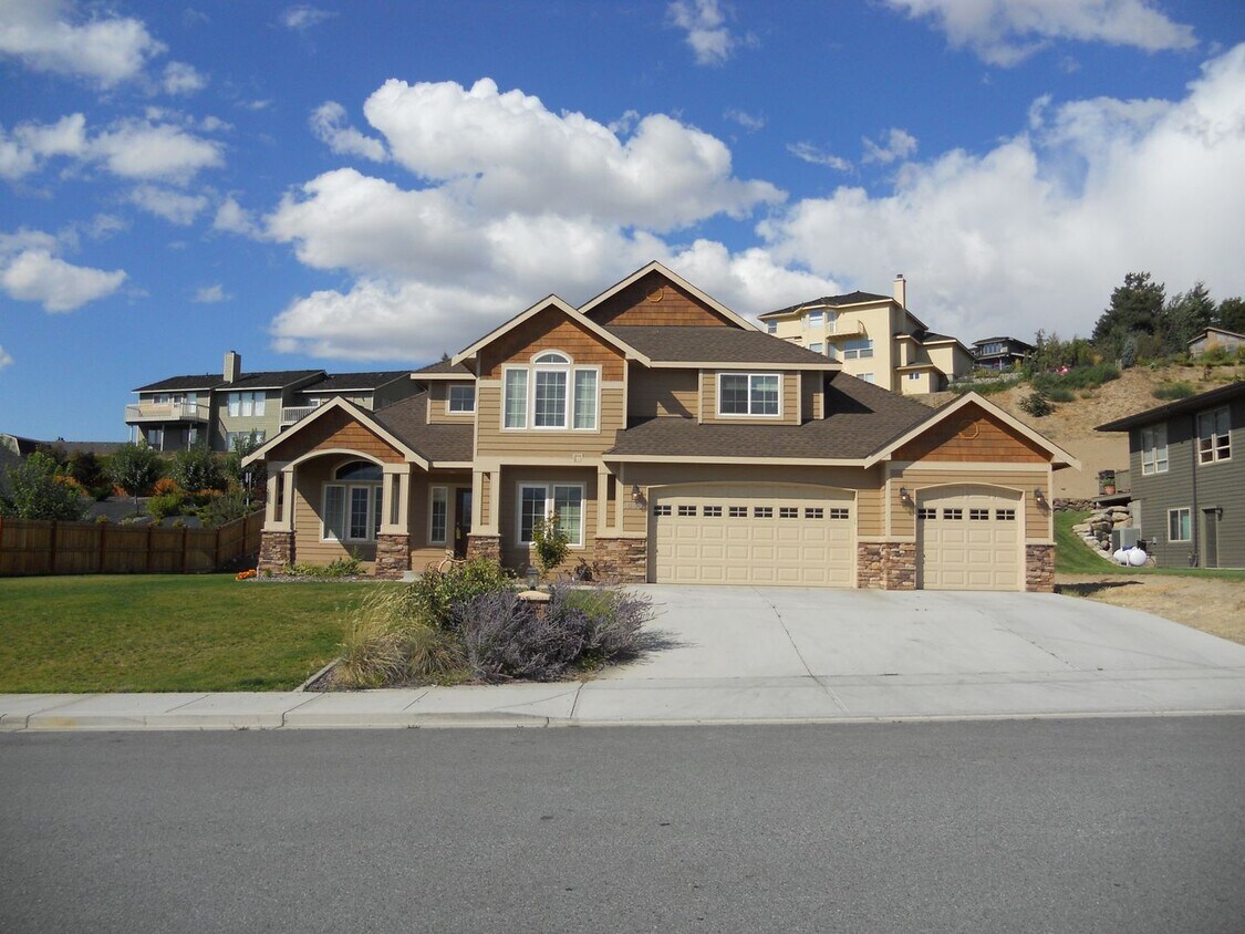 Primary Photo - 649 19th St. NE, East Wenatchee