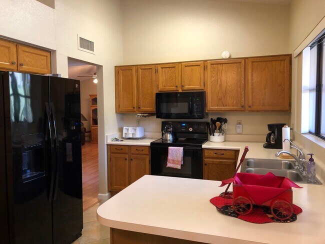 Building Photo - Lovely Home in 45+ Active Adult Community of Leisure World.  Available April 2026 Ongoing.